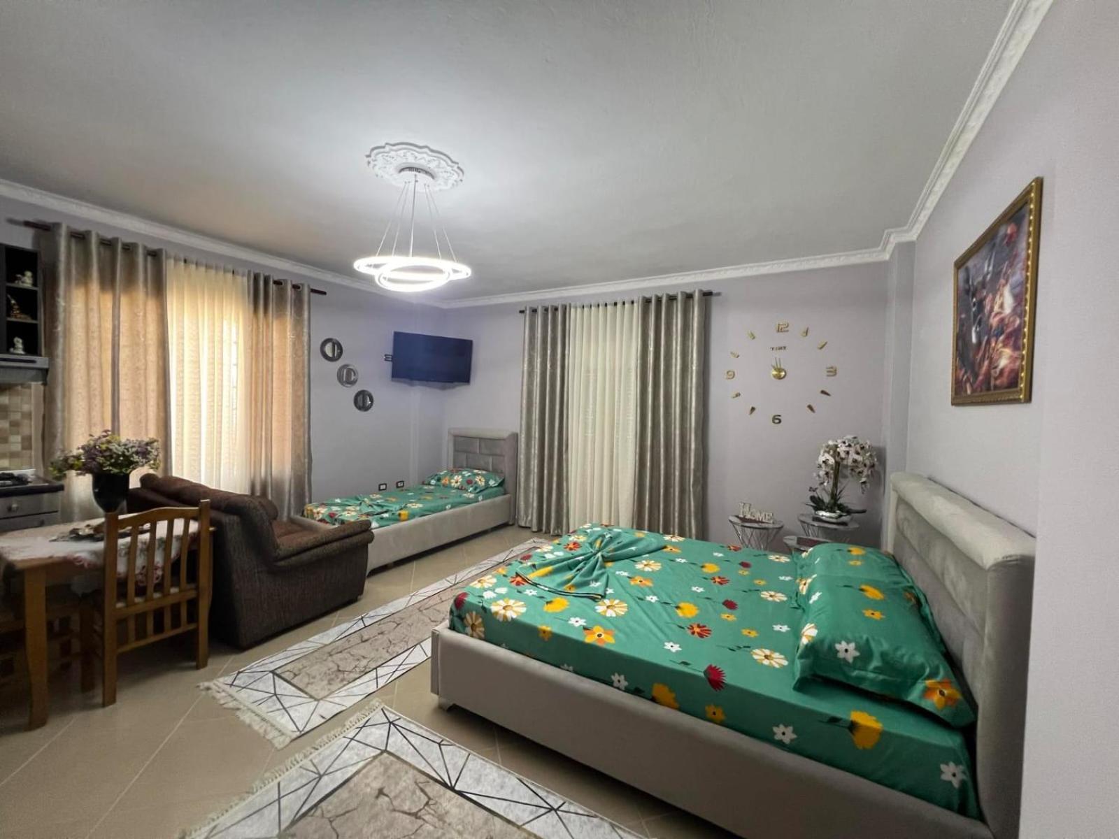 Flavio * Tirana